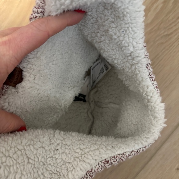 *3/$25* Roots Brown Bear Ear Knit Hat - Picture 2 of 3